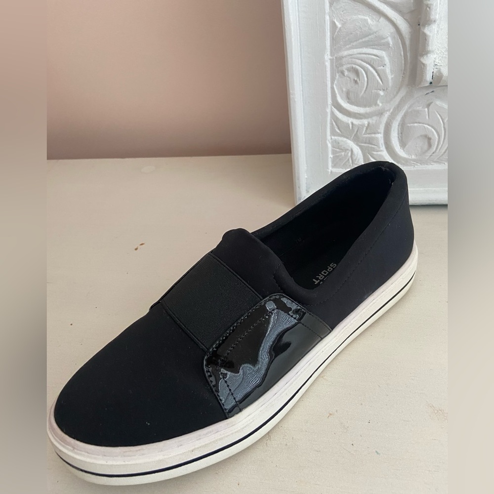 Vaneli Sport Black Womens Sneaker Slip On Shoe size 7